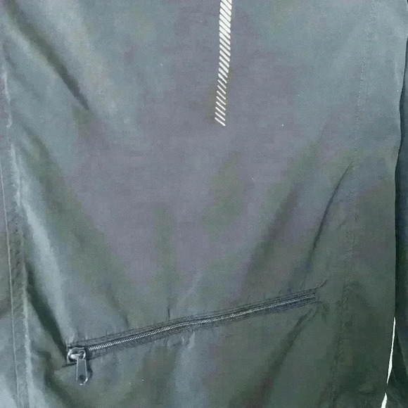 ASICS  - Hooded Running Jacket - Picture 3 of 5